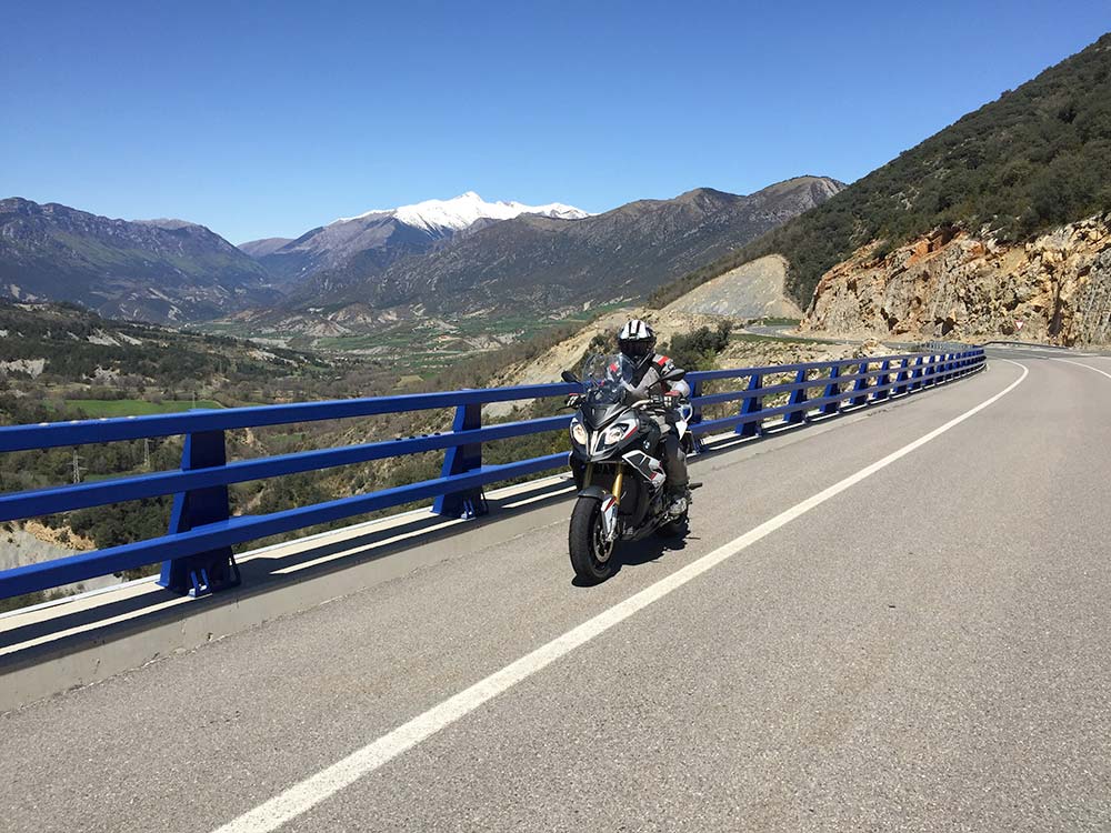 Motorradtouren in den spanischen Pyrenäen.
